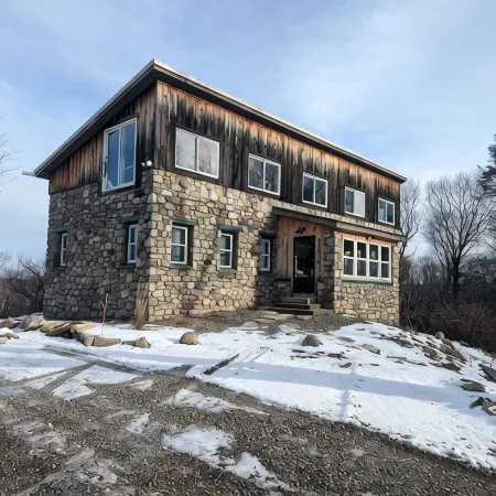 Privacy in the hills one hour from NYC and minutes to Breakneck Mtn.