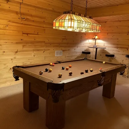 Beautiful Home in the Woods Hotels in Lenroot