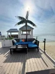 Coastal Retreat · Walk to Salisbury Beach · Sleeps 6