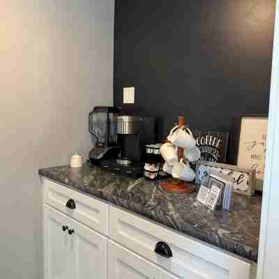 Peaceful, Relaxing, Quiet Retreat. Home is Located on Working Farm. Dining/Meeting Rooms