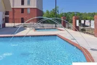 Luxury Riverfront Condo in Perfect Location near Tanger Outlets - Jakuzi