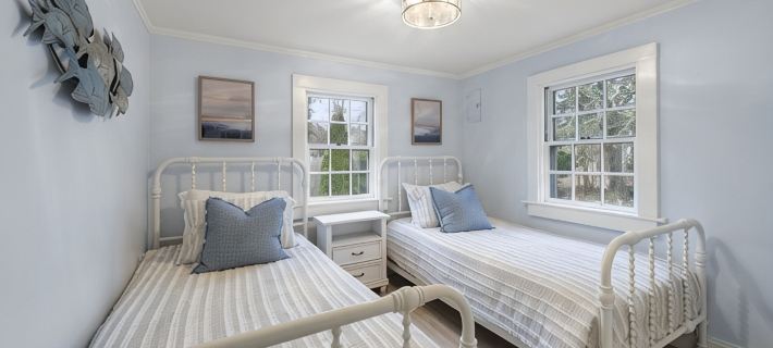 Close to Beach Renovated Dog Friendly Cape Cottage Hotels in Chatham