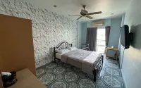 Sansabai House - موقف سيارات