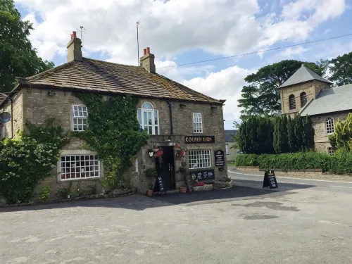 Old Coach House at the Golden Lion - Inns