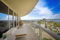 Ritz Carlton 3 bedroom Condo - Beach