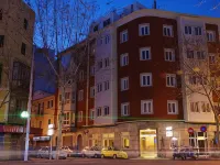 Hotel Amic Colon Các khách sạn gần Quảng trường Placa Major