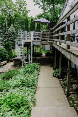 Lake-Front Lodging- Fisherman's Cove at the Blue Heron Retreat