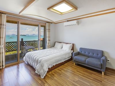 Yeosu Sunset Maru Pension