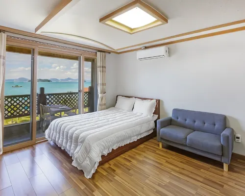 Yeosu Sunset Maru Pension Hotels near Hyangiram Hermitage