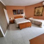 Ampuria Inn - parking