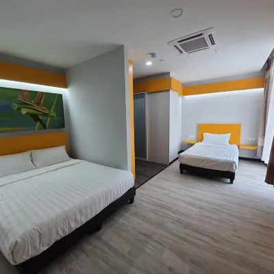 Paradian Hotel Отели рядом с достопримечательностью «Парк с озером»