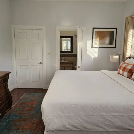 Ocean Breeze Oasis - Private Pool, AC, WiFi, 5-Min Drive to Beach
