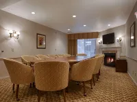 Victorian Inn Hotels near Lighthouse District