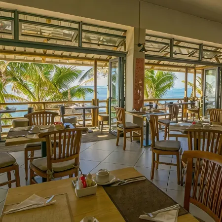 Le Peninsula Bay Beach Resort & Spa