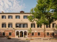 利蒙地方-猶太 諾沃貧民窟附近的飯店