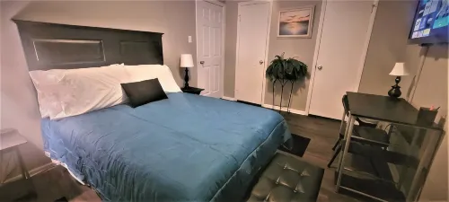DOG FRIENDLY & REMODELED COZY COTTAGE
