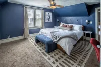 FarnamFieldhouse+HotTub+EpicGameRoom+FirePit+Mural - 4-Star