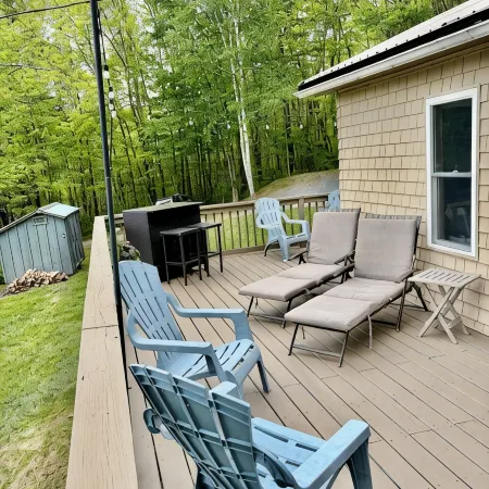 Cozy Vermont Lake Lodge with Kayaks Fishing & Campfire Fun
