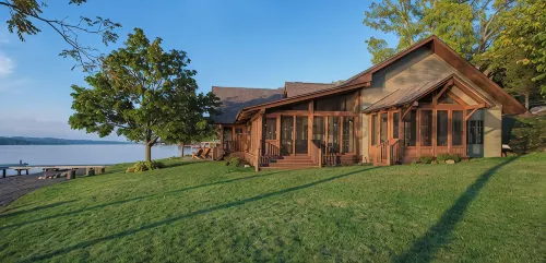 NEW LISTING 5 BR / 3 BA Authentic Luxury Home ON Keuka Lake! - con encanto