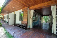 Coconut Grove Garden Cottage • Private Retreat with Free Parking & Full Kitchen - 방갈로