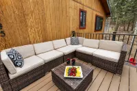 Bear Paw Haven-nestled in the trees. Pet & family friendly. HOT TUB, Free WiFi - 3つ星