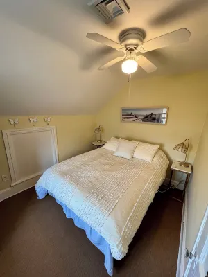 3-Br Apt: Ocean Views/Balcony, 1.5 Blocks to Beach, Passes, AC, WiFi, 1.5 Baths. - 民宿