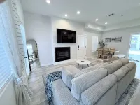Modern Family Haven #2 - Minutes from Disney Magic/Knotts and Saigon