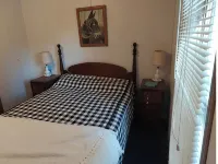 Located in between the entrances to Bennett Springs State Park on Highway 64 Hotels in Laclede County