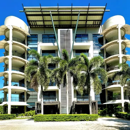 Exclusive la Perla Tamarindo Condo 3Br Luxury Retreat, Walk to Beach and Dining!