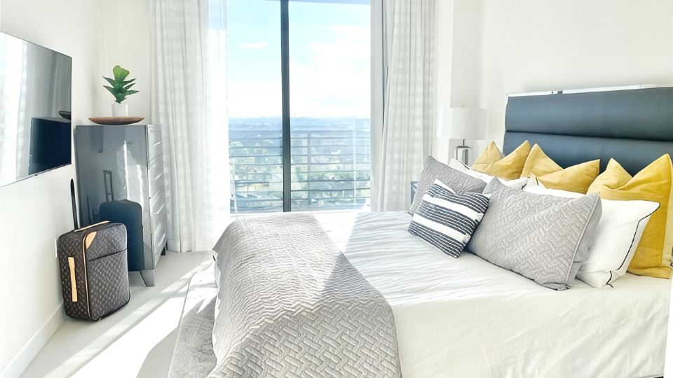 Luxury 2 bedrooms apartment at Doral