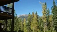 黑色旅館民宿 - 山景