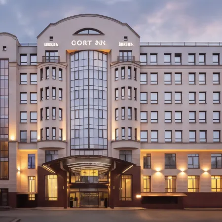 Cort Inn St-Petersburg Hotel & Conference center (ex. Courtyard by Marriott St-Petersburg Center HotelКорт Инн Санкт-Петербург) Отели рядом с достопримечательностью «Государственный Музей Эрмитаж»