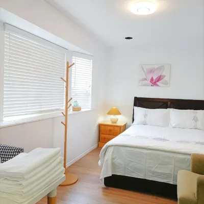Nice Home in Vancouver 太平洋体育馆附近的飯店