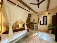 Palm Grove Beach Resort - Beach