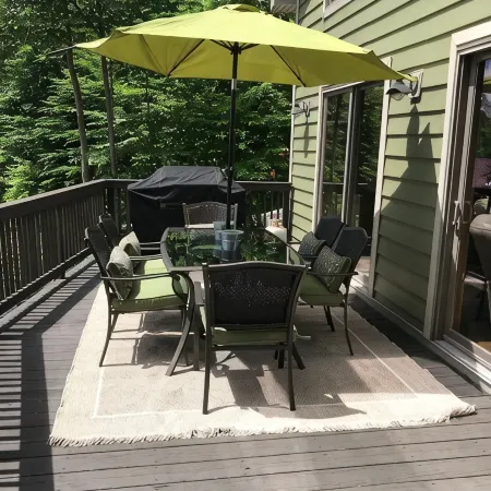 Charming, cozy, rustic Chalet.. Hollywood Hills, OLD FORGE, NY