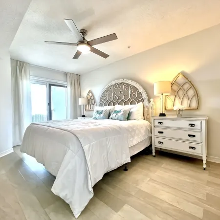 Luxury Gulf-Front 2Br 2BA Pet-Friendly Maravilla Resort Condo - Stunning Views