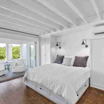 JUST A 2-NIGHT MIN STAY, GULF-FRONT SEASIDE HONEYMOON COTTAGE, PANORAMIC VIEWS! Rooms