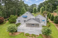 Relaxing Lakefront Home with Brand New Dock and Immaculate Vibes - 3-Star