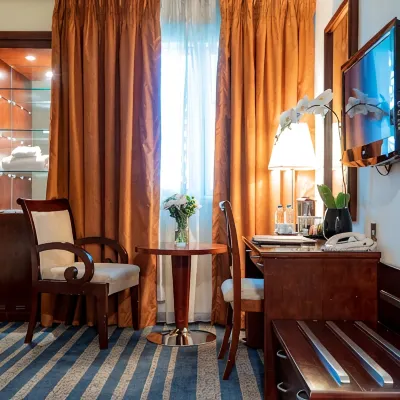 Al Ain Palace Hotel Abu Dhabi Các khách sạn gần Đài quan sát tại tầng 300