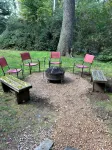 Cozy Highlands Cabin! Just 4 Miles to Town-Pet Friendly-Lots of Outdoor Space - 4-Sterne