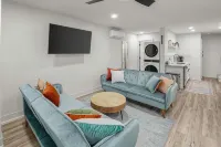 The Biker Bunker- Hot Tub - Next to MTB & Close to Downtown Bentonville - Holiday Apartments