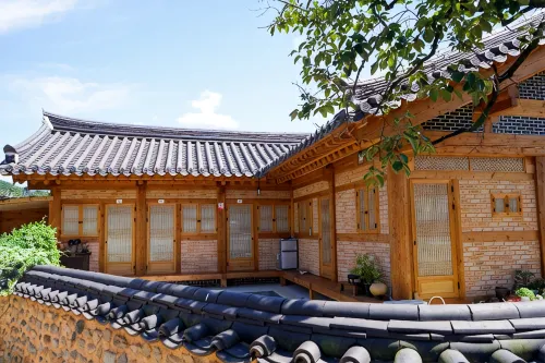 Sancheong Yes Daum Hanok Stay Pension - Wifi