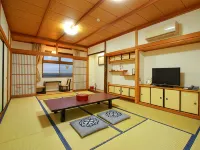 Yumoto Kobayashi - parking