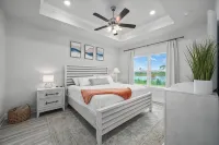 Coastal Home- Walk,Bike, Golf Cart 2 Pools & Beach. Close 2 Shops & Pickleball! - Pool