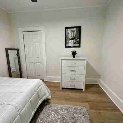 Beautiful contemporary 2BDR - Concord Rooms