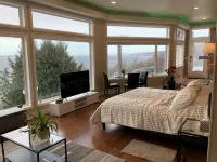 Spacious Romantic Salish Sea View Suite on Luxury Seattle Estate - 海景