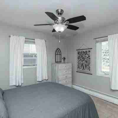 Discounted 5-Star 3 Bedroom Duplex 5 Minutes to Mayo Clinic! Rooms