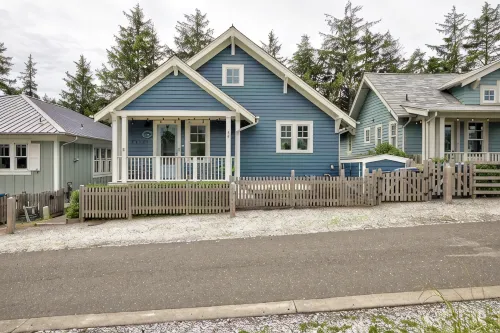 Ocean-View Seabrook Home - Private Hot Tub + Double Patio, Master on Main - 4 stjerner
