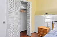 Walking Distance to Ski Slopes! Cozy Condo that sleeps 4! - 부티크
