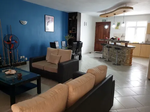 Flic En Flac: Luxury apartment with sea view/pool/ free wifi/ duly licensed - 2-Sterne